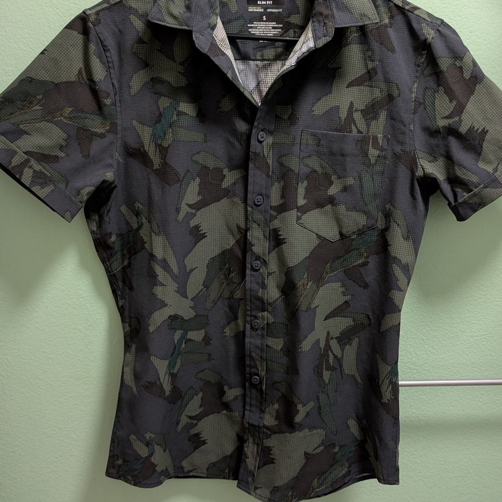 Apt. 9 Men's Green Camouflage Button Down Shirt
